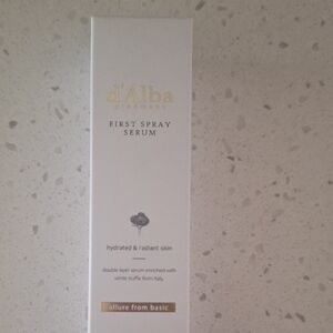 d'Alba First Spray Serum - White and Gold